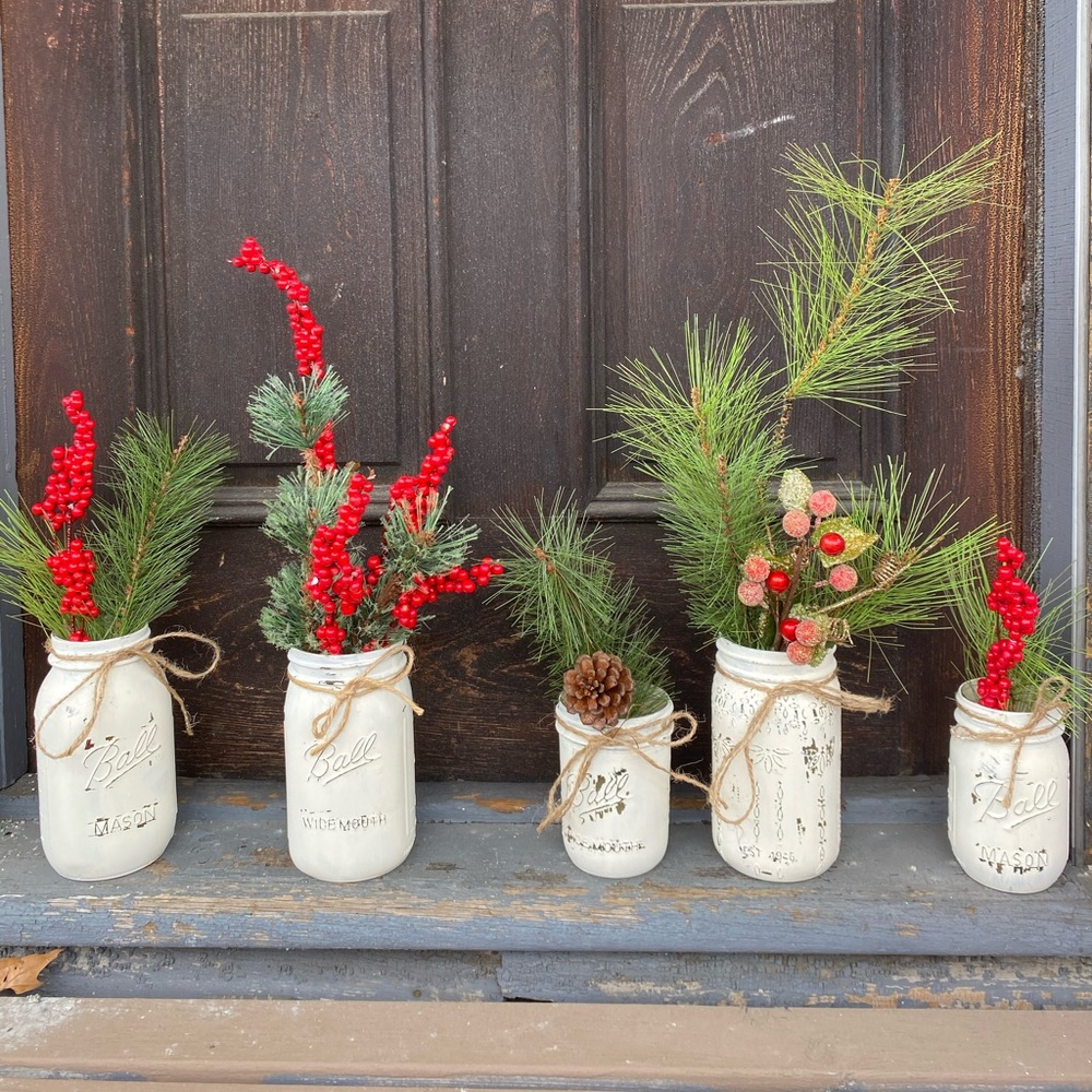 A whole set of farmhouse chic mason jar Christmas